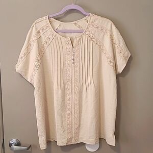 Embroidered short sleeve blouse